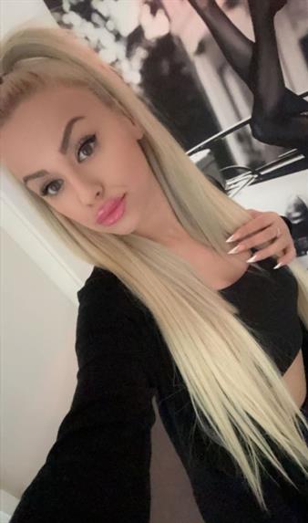 Escort Model Cherdnam, Aidanfield - 2422